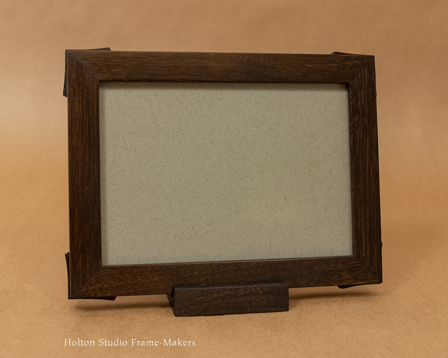Item #25-P01 - 5
